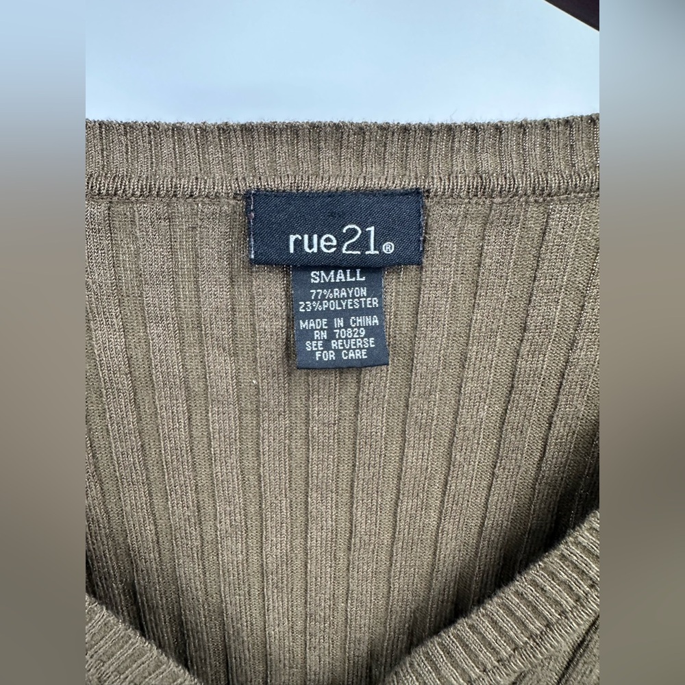 Rue21 Green Ribbed Long Sleeve Blouse - Picture 3 of 3